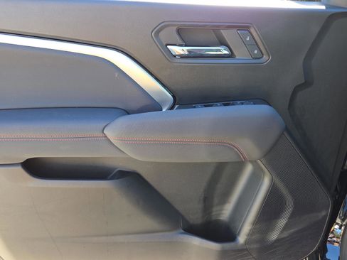 Used 2024 Chevrolet Colorado Z71 AWD/4WD image 30