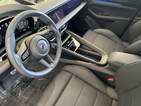 New 2025 Porsche Macan Turbo Electric image 4