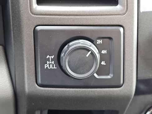 Used 2022 Ford F250 XL w/ Power Equipment Group AWD/4WD image 9