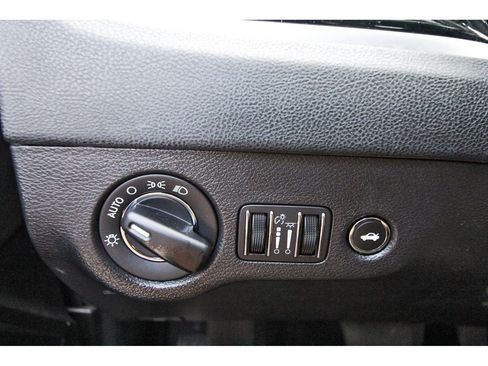 Used 2023 Chrysler 300 Touring w/ Sport Appearance Package RWD image 18