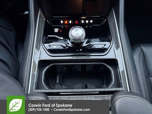 Used 2022 Jeep Wagoneer Series III w/ Flexible Seating Group image 34