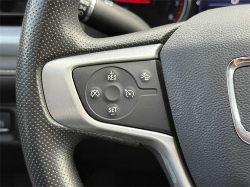 Used 2021 GMC Acadia SLE w/ Driver Convenience Package image 11