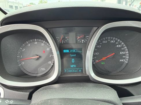 Used 2017 Chevrolet Equinox LT w/ Convenience Package AWD/4WD image 4
