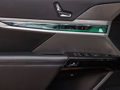 Used 2023 BMW 740i RWD image 24