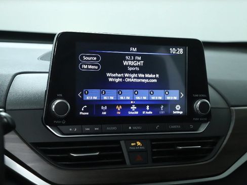 Used 2024 Nissan Altima 2.5 SV FWD image 24