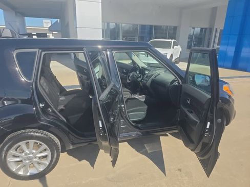 Used 2012 Kia Soul + FWD image 5