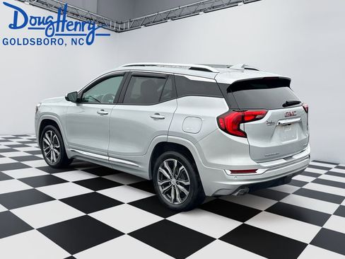 Used 2020 GMC Terrain Denali w/ Denali Premium Package image 3