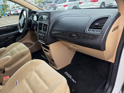 Used 2016 Dodge Grand Caravan SE w/ Quick Order Package 29E SE image 23