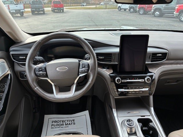 Used 2021 Ford Explorer Platinum w/ Equipment Group 601A AWD/4WD image 22