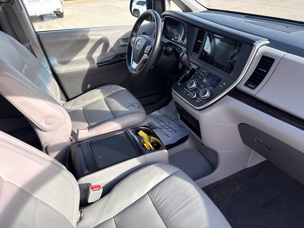 Used 2015 Toyota Sienna XLE w/ XLE Navigation Package AWD/4WD image 22