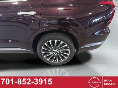 Used 2023 Hyundai Palisade Calligraphy image 22