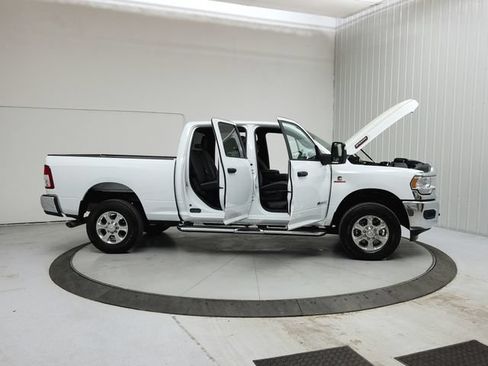 Used 2024 RAM 2500 Big Horn AWD/4WD image 17