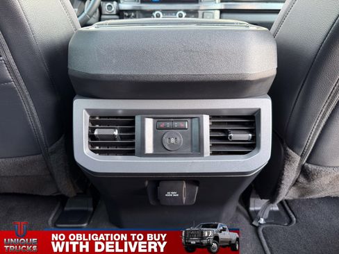 Used 2025 Ford F350 Lariat w/ Black Appearance Package image 33
