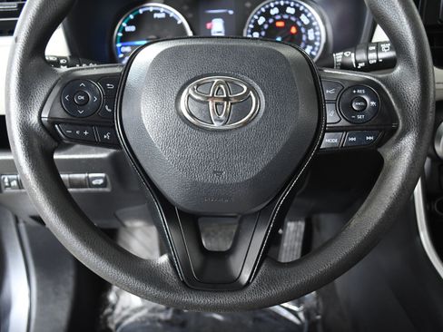 Used 2021 Toyota RAV4 XLE w/ Convenience Package image 10