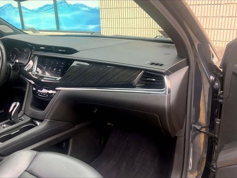 Certified 2021 Cadillac XT6 Premium Luxury image 16