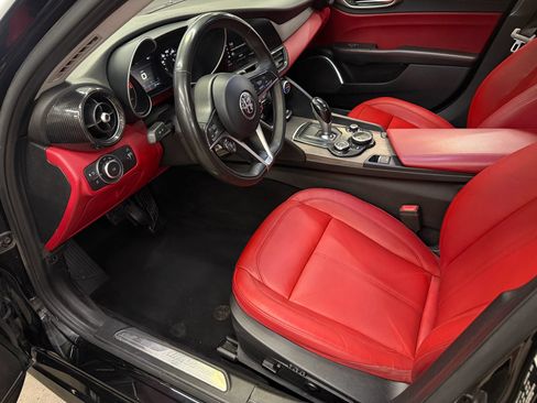 Used 2018 Alfa Romeo Giulia Ti RWD image 13