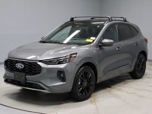 Certified 2025 Ford Escape ST-Line Elite w/ Premium Technology Package AWD/4WD image 9