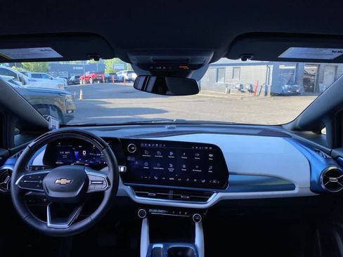 Used 2024 Chevrolet Equinox EV LT w/ Active Safety Package 3 AWD/4WD image 12