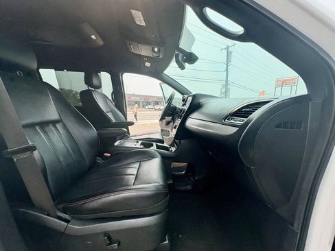 Used 2018 Dodge Grand Caravan GT FWD image 31