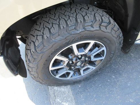 Used 2019 Toyota Tundra Limited AWD/4WD image 14