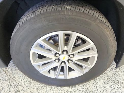 Used 2022 Chevrolet Traverse LT AWD/4WD image 13