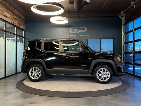 Used 2022 Jeep Renegade Latitude w/ Convenience Group image 2