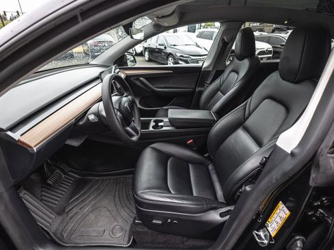 Used 2025 Tesla Model Y Long Range RWD image 18