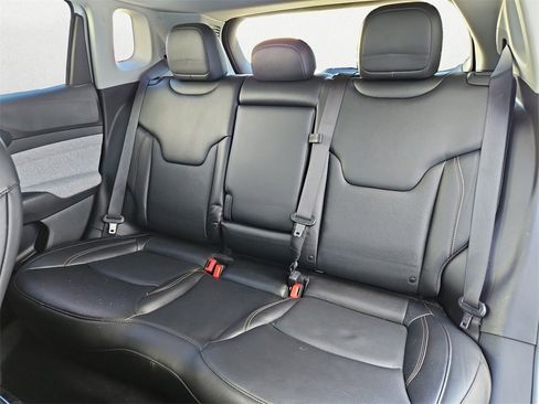 Used 2022 Jeep Compass Latitude image 9