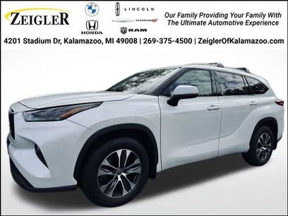 Used 2022 Toyota Highlander XLE