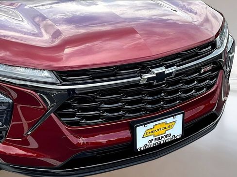 Used 2024 Chevrolet Trax RS FWD image 29