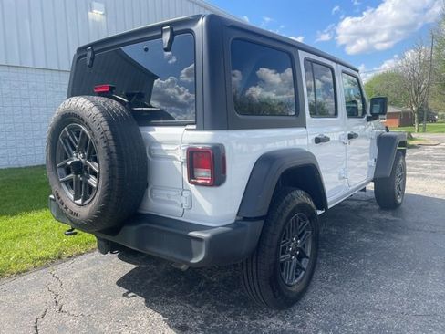 Used 2024 Jeep Wrangler Unlimited Sport AWD/4WD image 12
