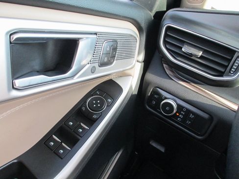 Used 2022 Ford Explorer Limited w/ Hybrid Equipment Group 310A image 28