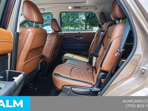 Used 2023 Nissan Pathfinder Platinum w/ Cargo Package FWD image 18