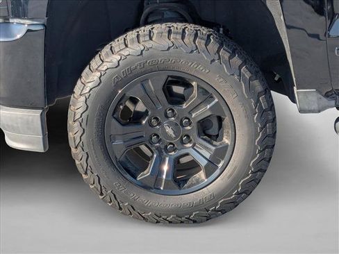 Used 2017 Chevrolet Silverado 1500 LTZ Z71 w/ LTZ Plus Package AWD/4WD image 19