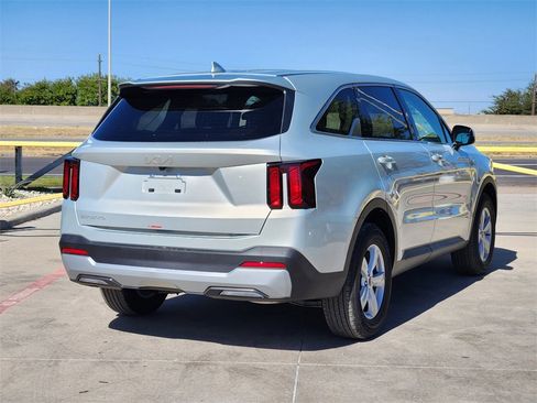 New 2026 Kia Sorento LX image 4