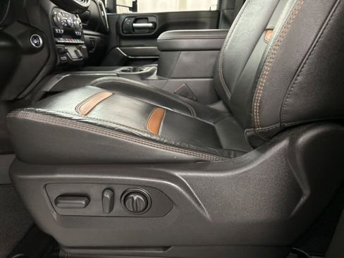 Used 2022 GMC Sierra 2500 AT4 image 7
