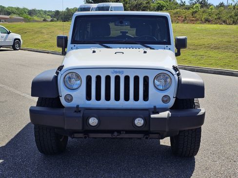 Used 2018 Jeep Wrangler Unlimited Sport S AWD/4WD image 2
