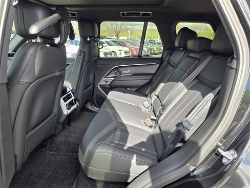 New 2026 Land Rover Range Rover SE image 7