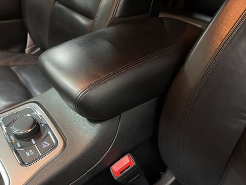 Used 2022 Jeep Grand Cherokee Limited image 19