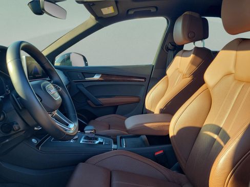 Used 2020 Audi Q5 Premium Plus w/ Premium Plus Package image 23