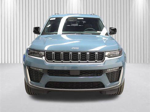New 2026 Jeep Grand Cherokee L Limited w/ MOPAR Finishing Package AWD/4WD image 47