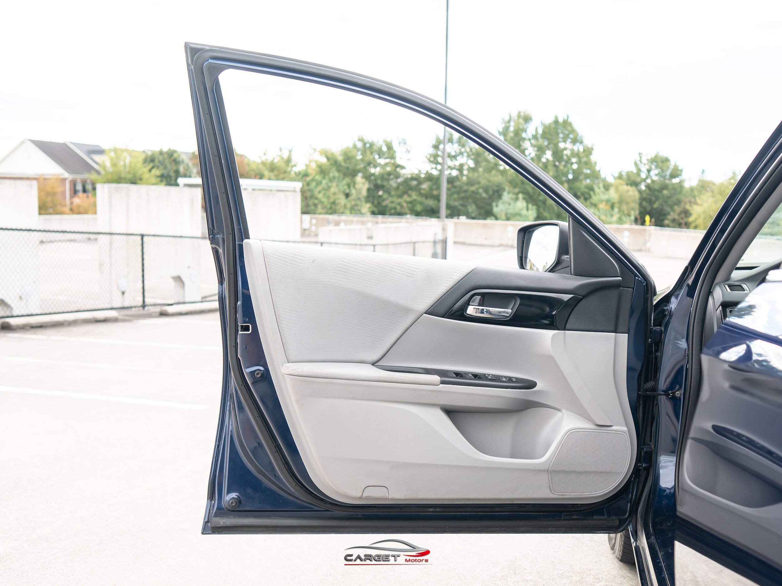 Used 2017 Honda Accord LX image 31
