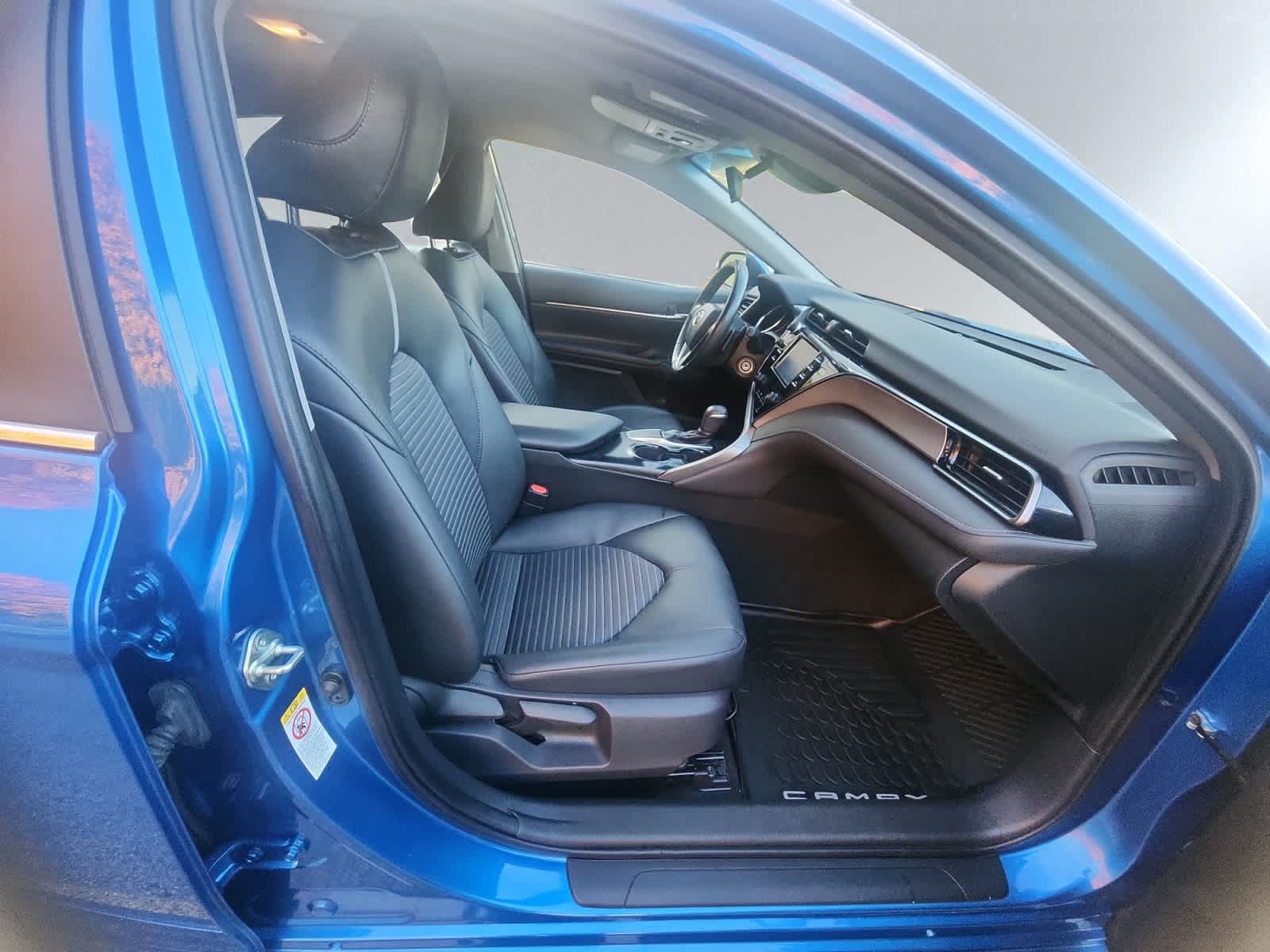 Used 2019 Toyota Camry SE FWD image 21