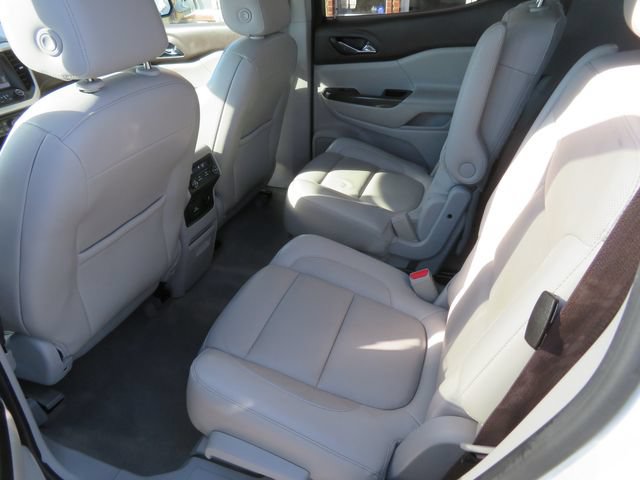 Used 2017 GMC Acadia SLT w/ LPO, Cargo Package FWD image 21