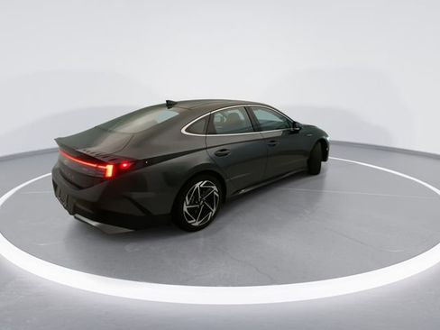 Used 2024 Hyundai Sonata SEL w/ Convenience Package image 6