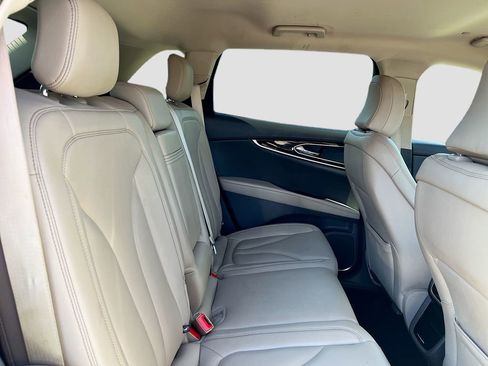 Used 2023 Lincoln Nautilus AWD image 25