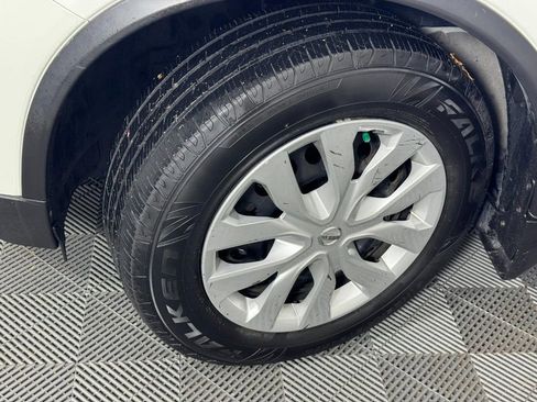 Used 2020 Nissan Rogue S image 10