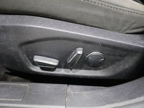Used 2017 Ford Fusion SE FWD image 11