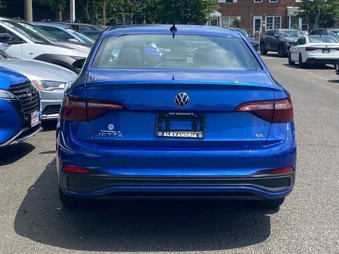 Used 2022 Volkswagen Jetta SE FWD image 4