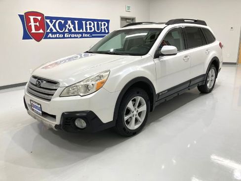 Used 2014 Subaru Outback 2.5i Limited AWD/4WD image 9